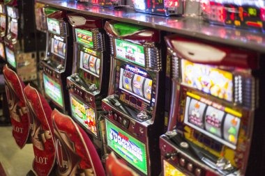 Live dealer at Lightning Baccarat table on gltools platform